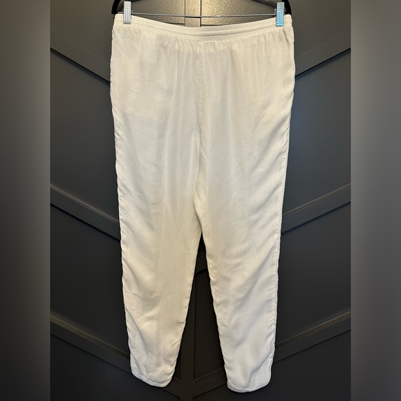 ▪️Women’s Moncler pull on jogger NWOT- small flaw - Picture 5 of 9